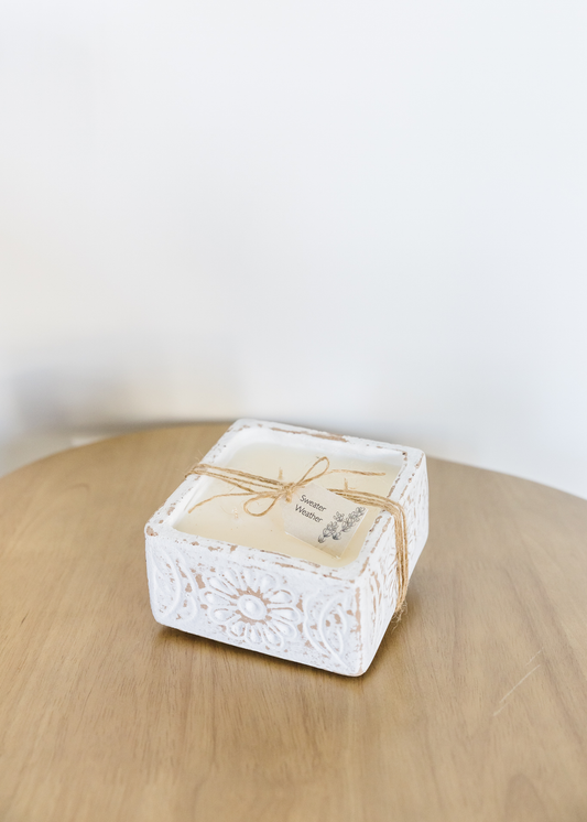 HOT-MESS-CREHot Mess Creations | 4 Wick Clay Candle| Distressed White | Made in Ventura | Soy Wax Candle